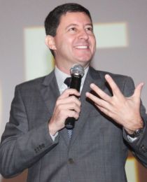 Imagem do autor e palestrante Alexandre Bernardo