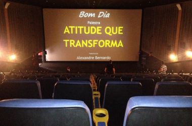 Apresentação da palestra de Alexandre Bernardo no cinema em Guarulhos SP