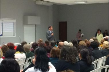 Palestra motivacional sobre Qualidade Total com Alexandre Bernardo