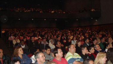 Teatro lotado para a palestra motivacional Atitude que Transforma de Alexandre Bernardo